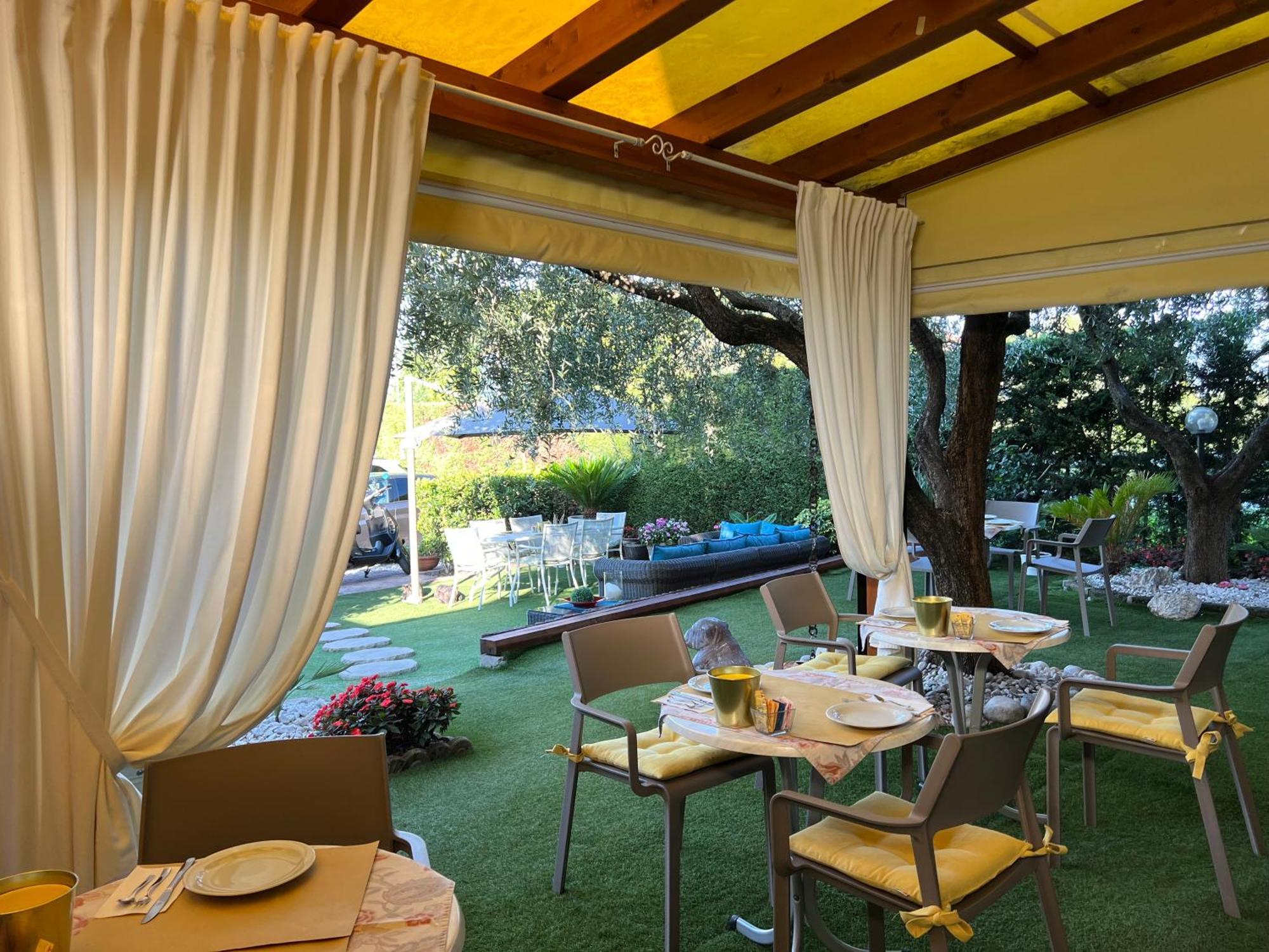 Garda Dream Hotel Lazise Buitenkant foto